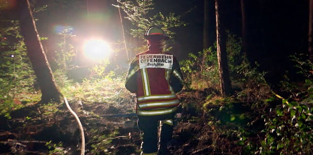 22:00: 1000 Grad: Feuerwehr hautnah | HR Fernsehen | 3/18 2026