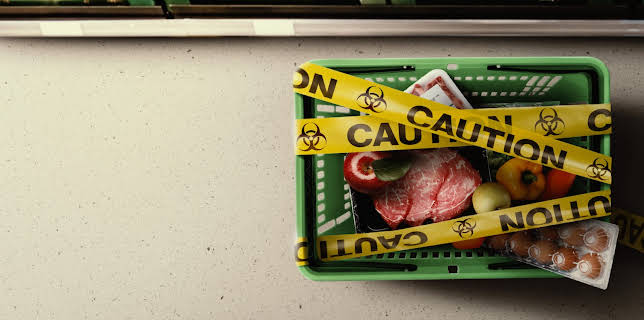 Intoxicación: La cruda verdad de nuestra comida (2023)