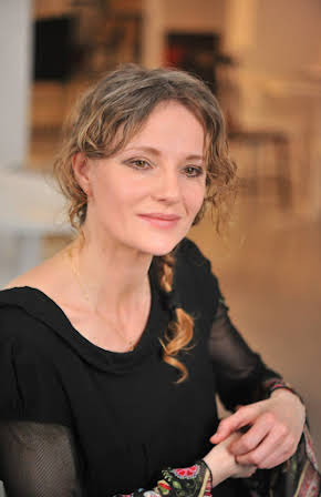 Lia Bugnar as 