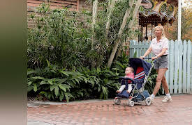 On Becoming a God in Central Florida Season 1: On Becoming a God in Central Florida: Flint Glass