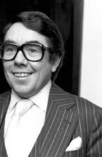 Ronnie Corbett as 