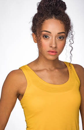 Shannon Destiny Ryan as Cheerleading Girl 
  
  
  (as Shannon Ryan)