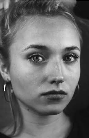 Chloé Jouannet as 
