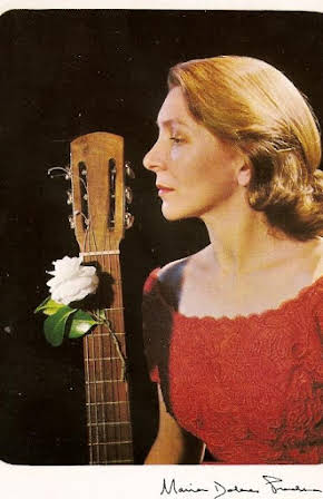 María Dolores Pradera as 