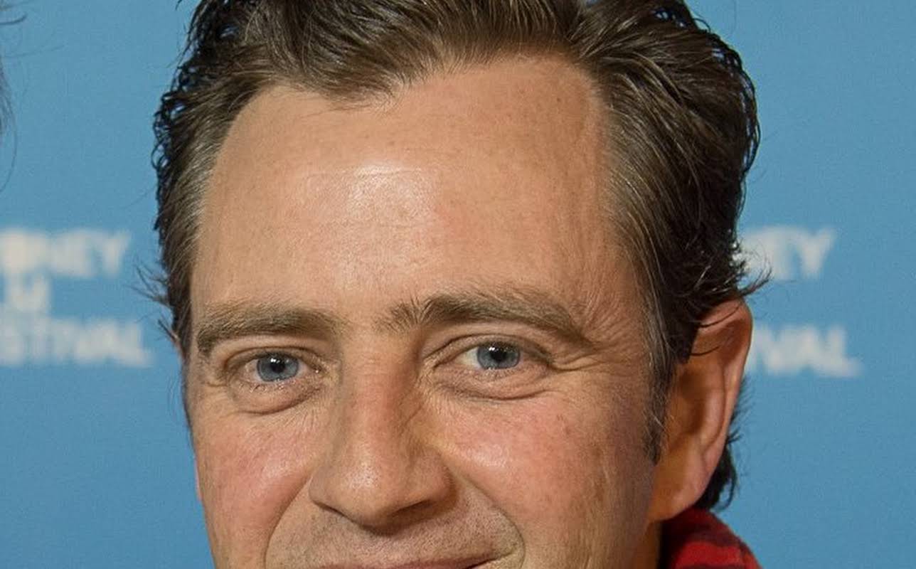Andrew Curry