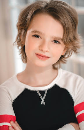 Maren Heary as 