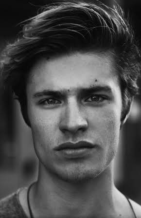 Gijs Blom as 