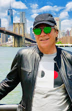 Peter Barsocchini som Director