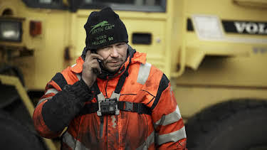 12:00 AM: Ice Road Rescue | Nat Geo Wild | 11/4 2025