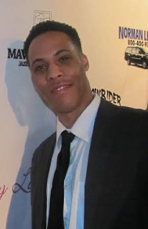 Sean Glover as DEA Agent