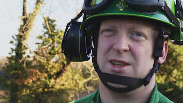 11:00 PM: 999 Rescue Squad (S4 E6) (S4) | W | 1/2 2026