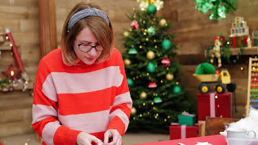 4:00 PM: Kirstie's Handmade Christmas | Channel 4 | 12/23 2025