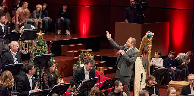 03:05: Christmas all over the World | HR Fernsehen | 12/22 2025