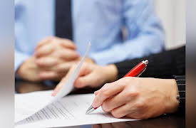 Law School for Everyone: Plea Bargains, Jury Trials, and Justice