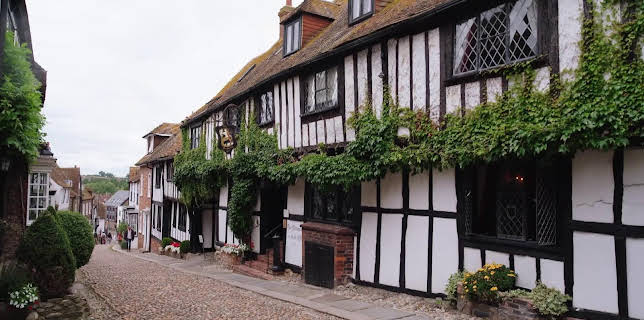 09:10: En plats på landet (S31 E38) (S31) | TV8 | 2/25 2026