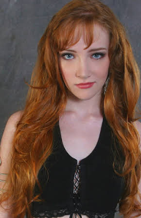 Scarlett Pomers as 