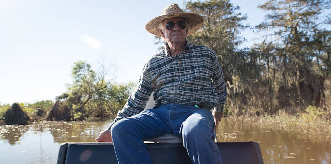 02:15: Extinct Or Alive (S2 E1) (S2) | Animal Planet | 12/29 2025