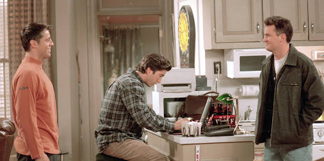 15:25: Friends (S5 E7) (S5) | TV3 | 12/4 2025