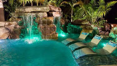 19:00: Insane Pools: Off the Deep End (S2 E4) (S2) | Animal Planet | 4/13 2026