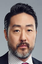 Kenneth Choi como 