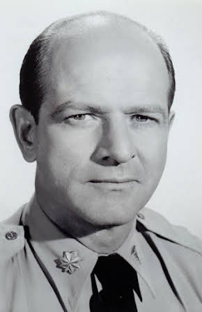 Alan Hewitt as Dean Collingsgood