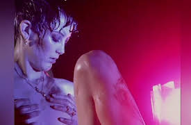 America's Next Top Model Cycle 1: The Girls Who Get Really Naked