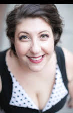 Ashlie Atkinson como 