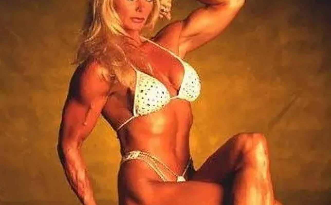 Raye Hollitt