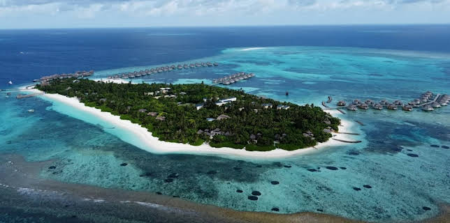 04:45: Malediven - Overtourism und Scharia | ZDFinfo | 11/29 2025