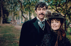 Thomas & Sarah Season 1: Love into Three Won't Go