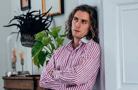 Rain Dogs, Season 1: The Small World Of Florian Selby