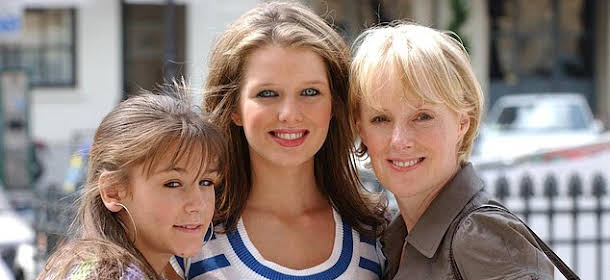 Coronation Street Stars Reunite to Support Sally Dynevor at Theatre Show