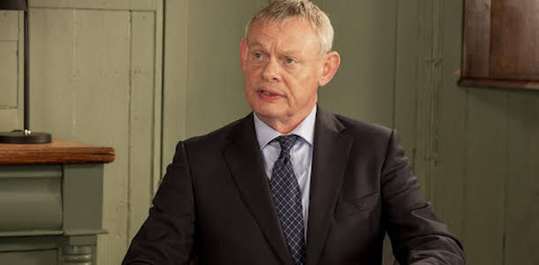 Martin Clunes Defends Decision to Portray Disgraced Newsreader Huw Edwards