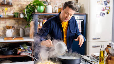 03:30: Jamie Oliver: Cooking For Less (S1 E5) (S1) | TV8 | 10/6 2026