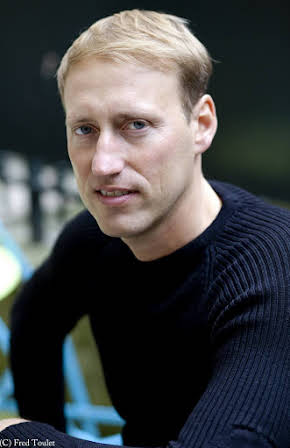 Jan Oliver Schroeder as 