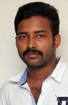 Dinesh Ravi as 