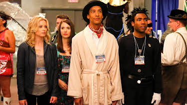 06:00: Community (S4 E3) (S4) | Viasat Series | 6/3 2026
