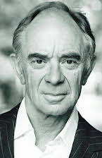 Robin Soans som Equerry