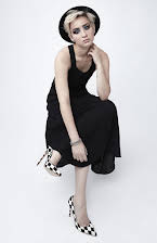 Bex Taylor-Klaus som 