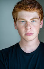 Carson Holmes som Three Langmore 