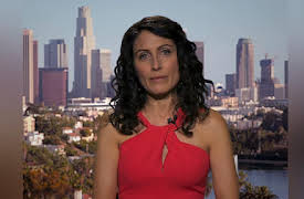 Girlfriends' Guide to Divorce: Rule #43: When One Door Opens, There's an Icy Draft