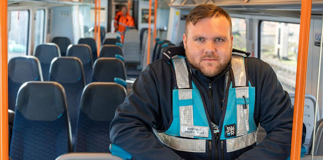 9:00 PM: Fare Dodgers: At War with the Law (S2 E7) (S2) | 5 Star | 1/13 2026