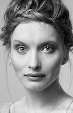 Julia Bache-Wiig som 