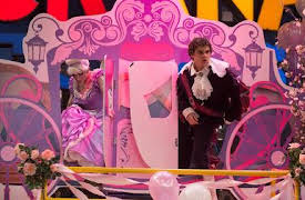 Precaución, piezas sueltas: Cuentos de hadas terroríficos