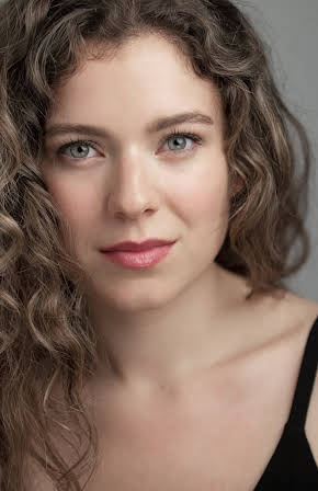 Clara Garrido as 