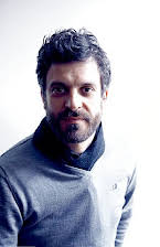 Kenneth Kainz som Director