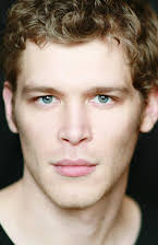 Joseph Morgan som 