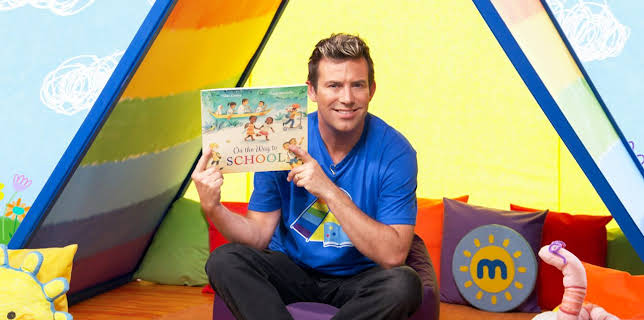 9:10 AM: Milkshake! Story Den (S4 E4) (S4) | Channel 5 | 1/21 2026