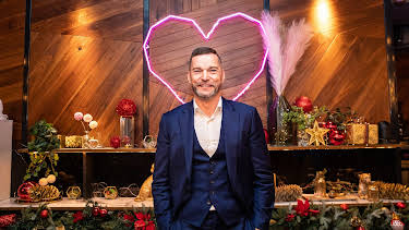 9:00 PM: First Dates at Christmas  | E4 | 12/22 2025