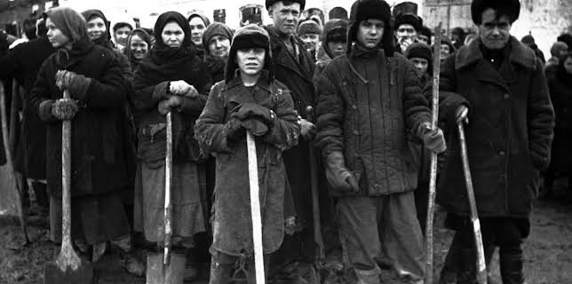 13:30: Hitlers Sklaven - Die Geschichte der NS-Zwangsarbeit | ZDFinfo | 11/23 2025